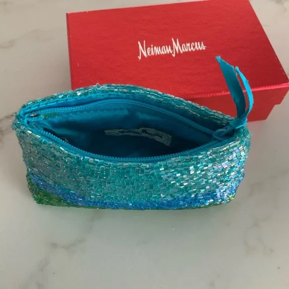 Mini beaded purse perfect for lipstick, mirror and credit card. - Picture 3 of 3